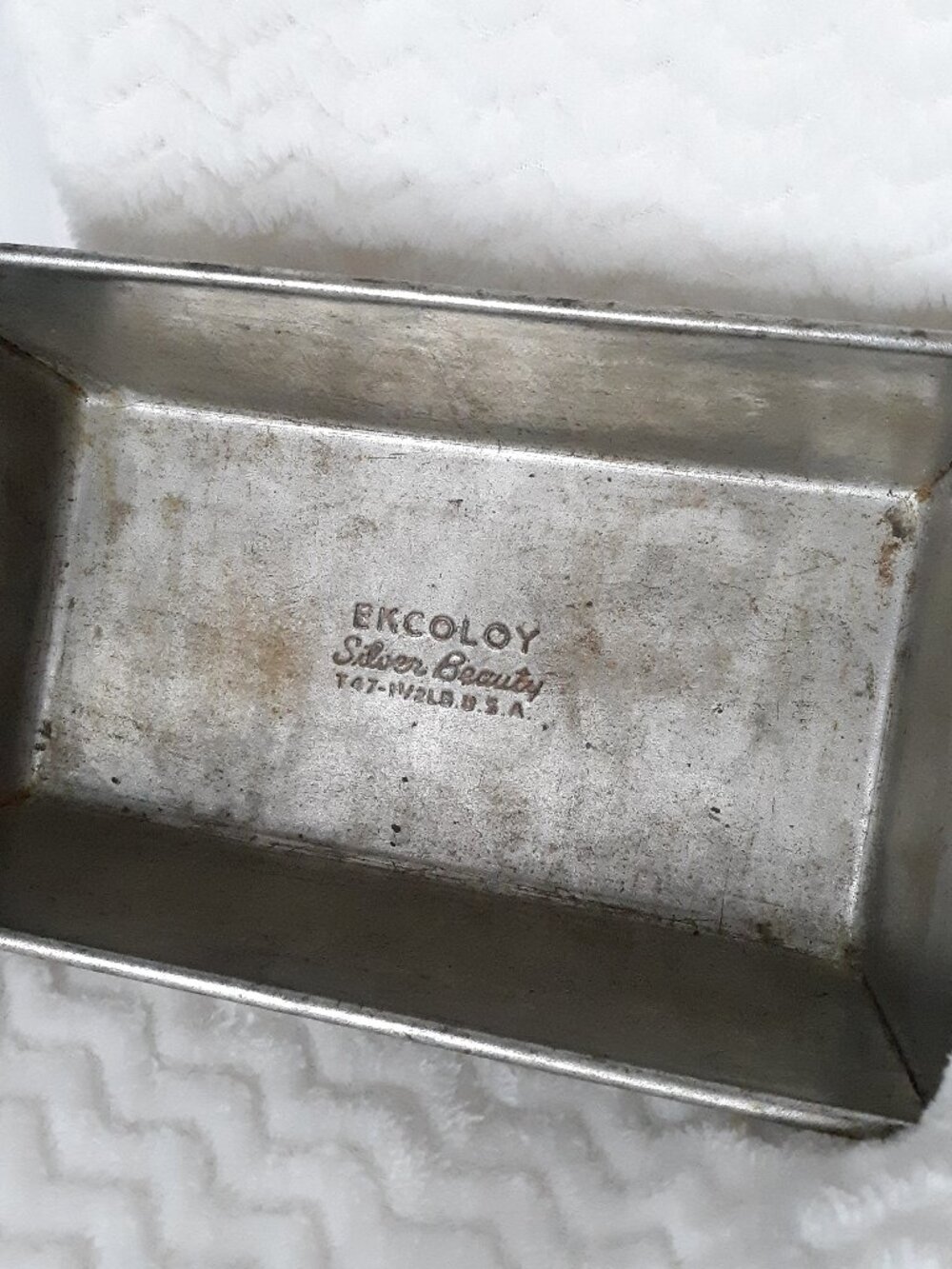 Ekcoloy T-47 Vintage Silver Beauty 1-1 1/2 Pound Loaf/Bread Pan Folded Sides